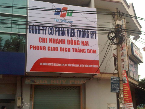 van-phong-fpt-trang-bom